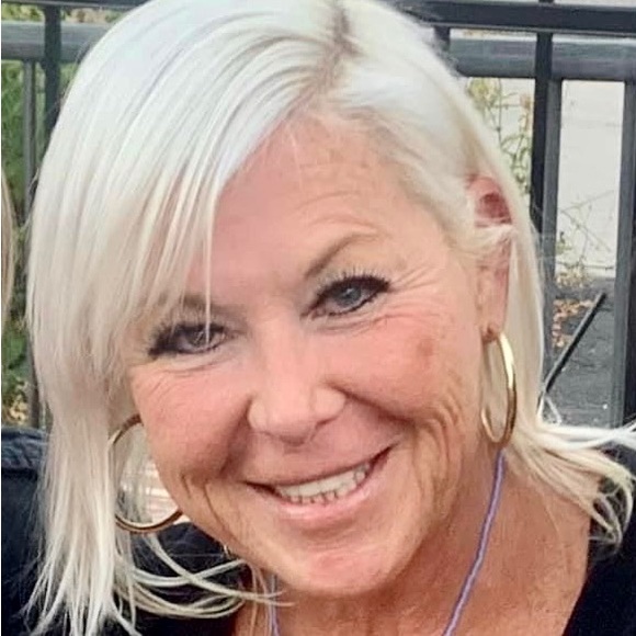 Meet your Posher, Elise - Picture 1 of 1